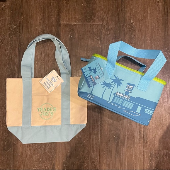 Trader Joe's Mini Insulated Lunch Bag  and Mini Canvas Tote in Pastel Blue NWT - Picture 1 of 1